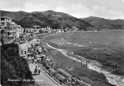 Cartolina - Postcard - Laigueglia spiaggia e panorama parziale 1966