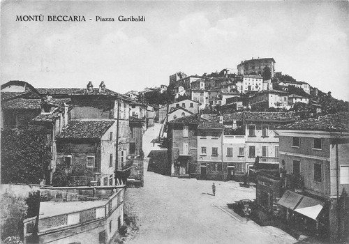 Cartolina - Postcard - Montù Beccaria - Piazza Garibaldi 1955