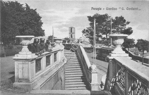 Cartolina - Postcard - Perugia - Giardino Carducci - Soldati … | Immagine principale