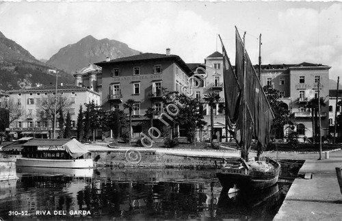 Cartolina - Postcard - Riva del Garda - Edifici - …
