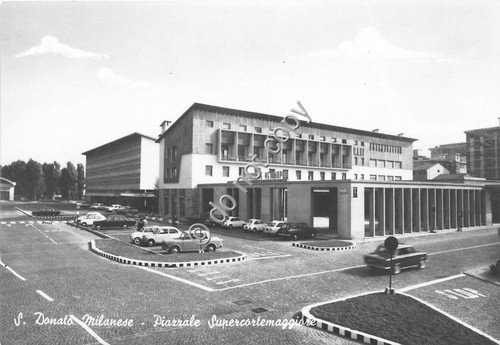 Cartolina - Postcard - San Donato Milanese Piazzale Supercortemaggiore