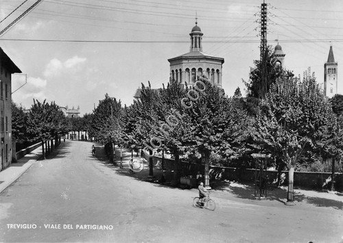 Cartolina - Postcard - Treviglio - Viale del Partigiano - …