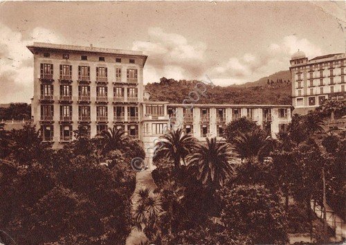 Cartolina - Rapallo - Istituto Orsoline - Facciata verso mare …