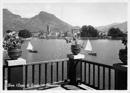 Cartolina - Riva del Garda panorama da terrazza barche a … | Immagine principale