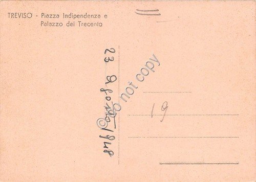 Cartolina - Treviso Piazza Indipendenza animata auto d'epoca 1948