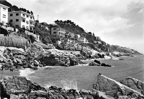 Cartolina - Varazze - Ville e scogliere - anni '60