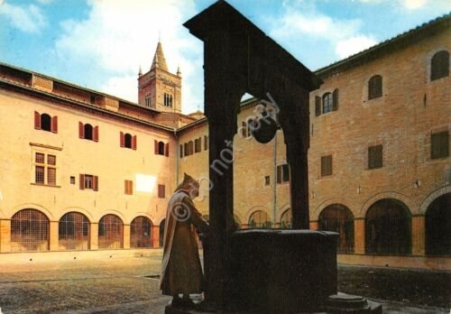 Cartolina Abbazia di Monte Oliveto Maggiore Animata Frate Monaco (Siena)