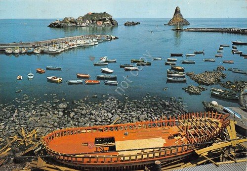 Cartolina Aci Trezza nave spiaggia barche Isola Lachea e Faraglione … | Immagine principale