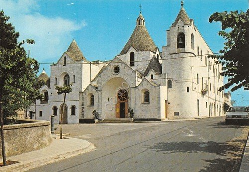 Cartolina Alberobello zona Monti Chiesa S. Antonio anni '80 | Immagine principale