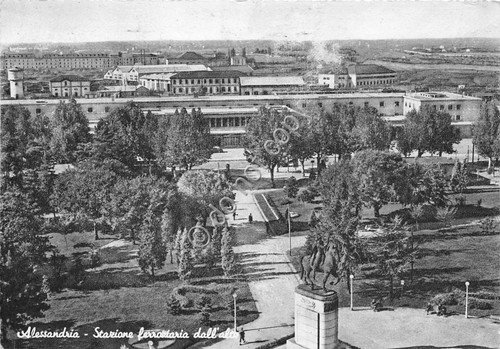 Cartolina Alessandria Stazione ferroviaria dall'alto