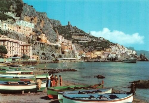 Cartolina Amalfi Panorama dal porto barche animata (Salerno) | Immagine principale
