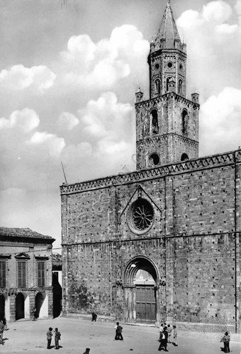 Cartolina Atri Duomo lato est animata 1965 | Immagine principale