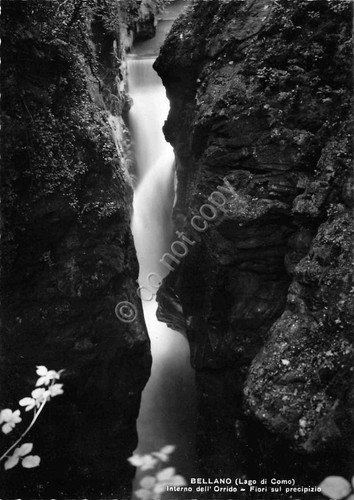 Cartolina Bellano Lago di Como Intero dell'Orrido Fiori sul precipizio … | Immagine principale