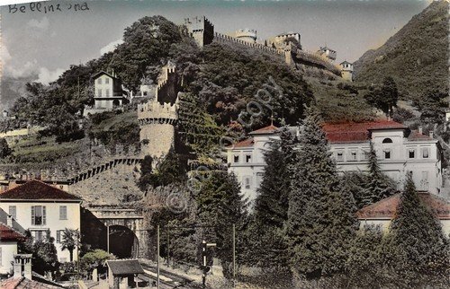 Cartolina Bellinzona Istituto S. Maria e castello di Svitto