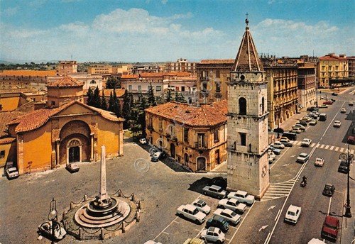 Cartolina Benevento Piazza S. Sofia dall'alto auto case chiesa anni …