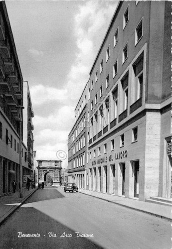Cartolina Benevento Via Arco Traiano anni '60 | Immagine principale