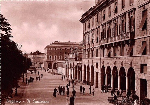 Cartolina Bergamo - Sentierone - animata - 1947 | Immagine principale