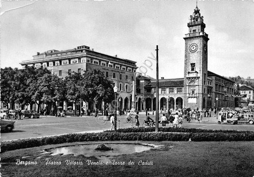 Cartolina Bergamo Piazza Vittorio Veneto 1962