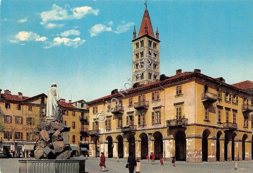 Cartolina Biella Piazza del Duomo Fontana di Mosè | Immagine principale