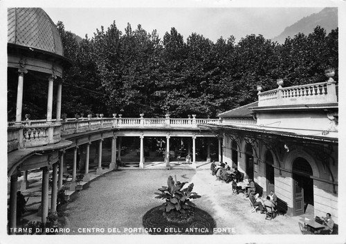 Cartolina Boario Terme Porticato antica fonte animata 1951