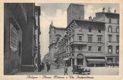 Cartolina Bologna - Piazza Nettuno - Animata - Auto d'epoca