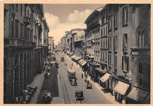 Cartolina Bologna Via Rizzoli auto d'epoca bus anni '40