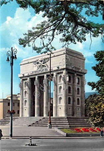 Cartolina Bolzano Monumento alla Vittoria | Immagine principale