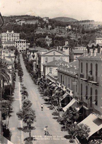Cartolina Bordighera Corso Italia animata 1951 segnata (Imperia)