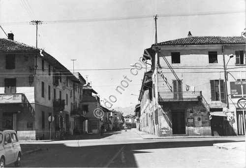 Cartolina Borgo D'Ale Corso Libertà anni '60 (Vercelli)