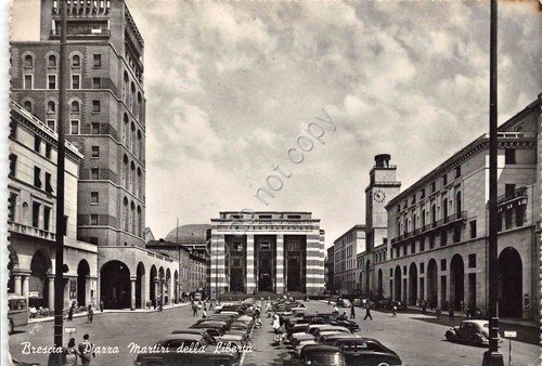 Cartolina Brescia Piazza Martiri della Libertà auto animata 1957 | Immagine principale