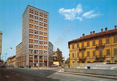 Cartolina Busto Arsizio Piazza Garibaldi Cariplo (Varese) | Immagine principale