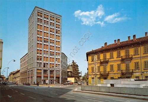 Cartolina Busto Arsizio Piazza Garibaldi Cariplo (Varese)