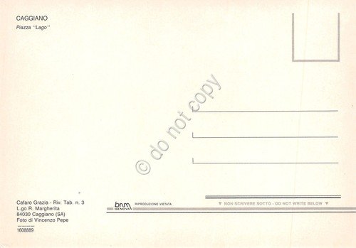 Cartolina Caggiano Piazza Lago con auto case anni '80 | Immagine Gallery 2