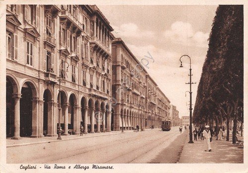 Cartolina Cagliari Via Roma Albergo Miramare animata marinaio 1937