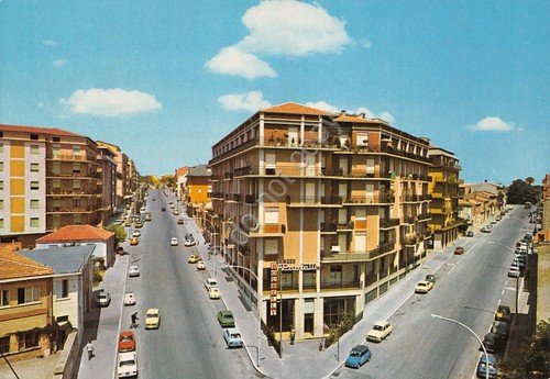 Cartolina Campobasso Via XXIV Maggio Via IV Novembre negozi case … | Immagine principale