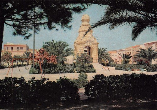 Cartolina Carloforte Isola di S. Pietro Piazza Pegli e Monumento … | Immagine principale