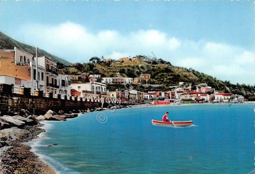 Cartolina Casamicciola Ischia Terme veduta dal mare colorata (Napoli)