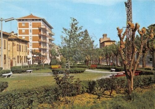 Cartolina Castelsangiovanni Giardini pubblici 1972 timbro filatelico | Immagine principale