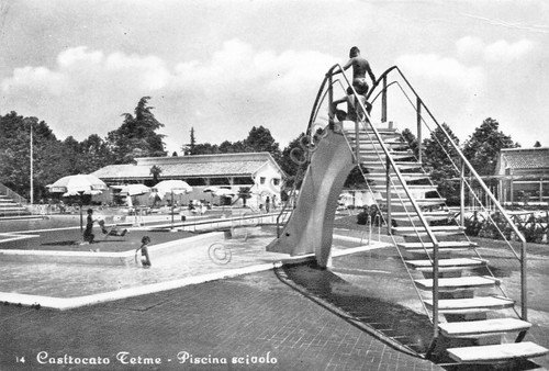Cartolina Castrocaro Terme piscina con scivolo animata