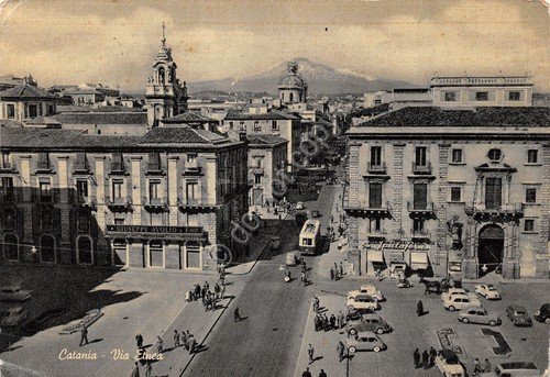 Cartolina Catania Via Etna animata auto d'epoca 1958