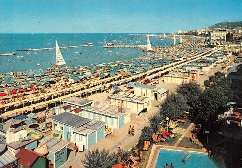 Cartolina Cattolica spiaggia stabilimenti balneari dall'alto anni '80 | Immagine principale