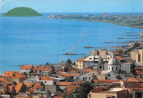 Cartolina Ceriale Panorama con Isola Gallinara 1980 (Savona)