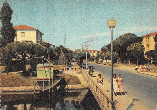 Cartolina Cesenatico Viale Garibaldi animata (Rimini)