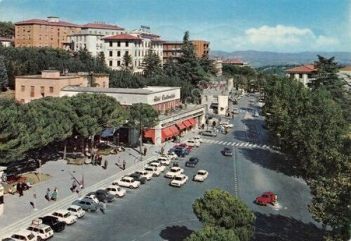 Cartolina Chianciano Terme Piazza Itakia Viale della Libertà Hotel Continentale | Immagine principale