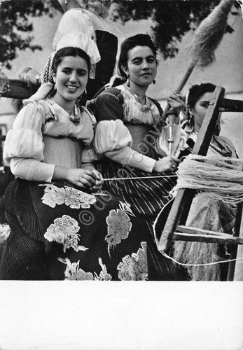 Cartolina Costumi tradizionali femminili Sardegna Ittiri 1961