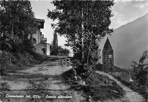 Cartolina Courmayeur scorcio panoramico 1954