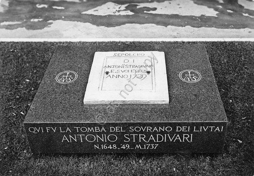 Cartolina Cremona Tomba di Stradivari 1965 | Immagine principale