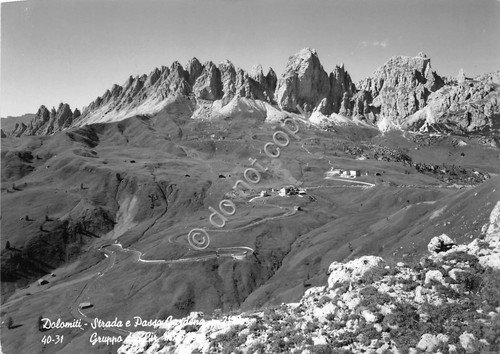Cartolina Dolomiti Strada e Passo Gardena (Bolzano)