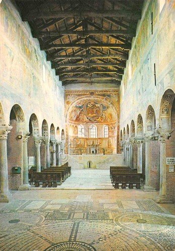 Cartolina Ferrara Abbazia di Pomposa interno | Immagine principale
