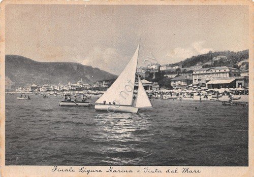 Cartolina Finale Ligure Marina vista dal mare spiaggia barca a …
